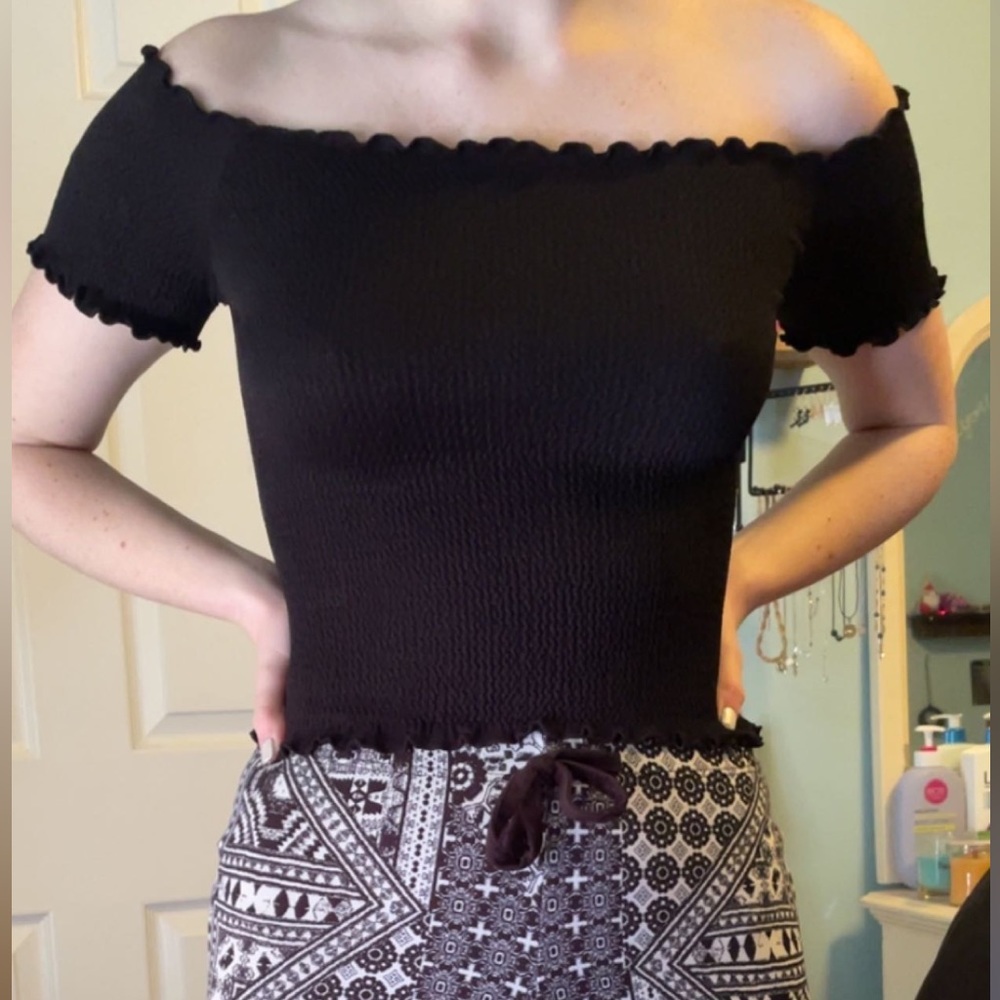 Black crop top